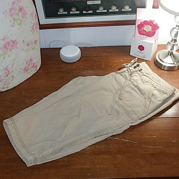 Aeropostale Pants - (Sold)Aeropostale Bermuda shorts Aeropostale Pants - (Sold)Aeropostale Bermuda shorts